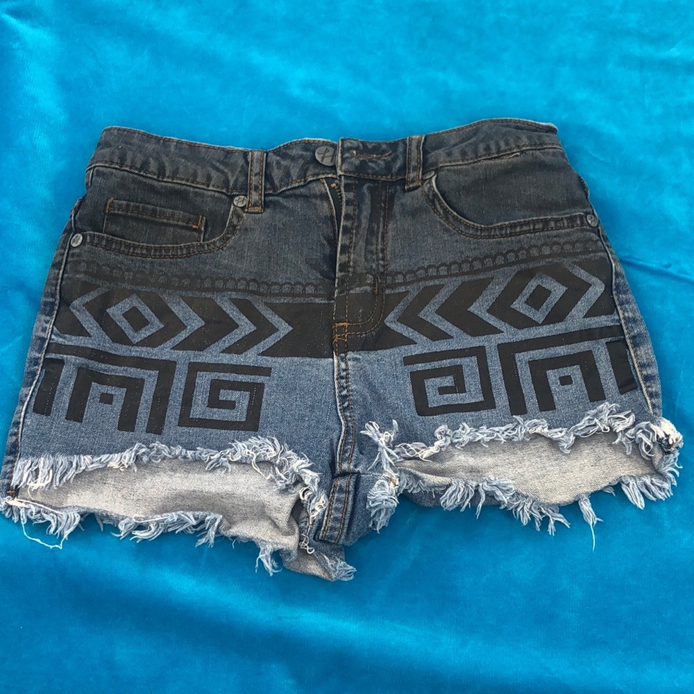 🧨5 for $25 sale🧨 Harlow Denim Tribal Print Cut Off Style Shorts  sz 25